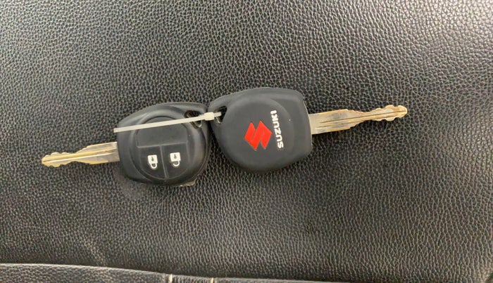 2015 Maruti Swift VDI, Diesel, Manual, 1,49,705 km, Key Close Up