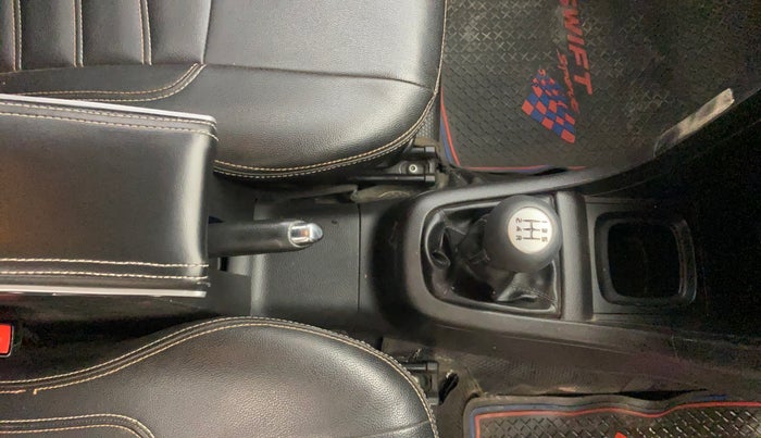 2015 Maruti Swift VDI, Diesel, Manual, 1,49,705 km, Gear Lever