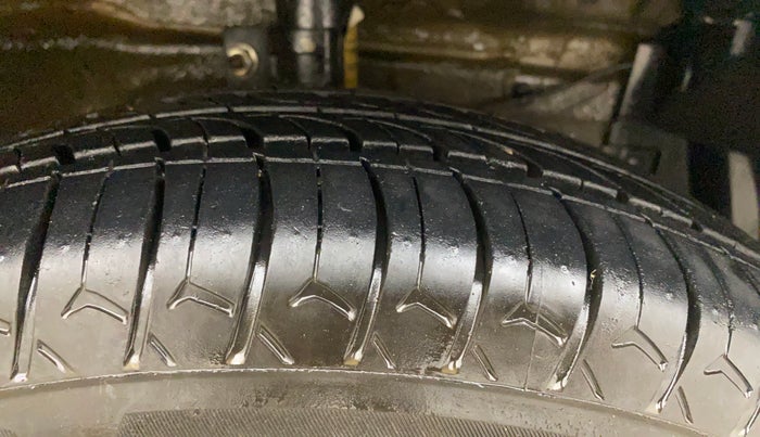 2015 Maruti Swift VDI, Diesel, Manual, 1,49,705 km, Right Front Tyre Tread