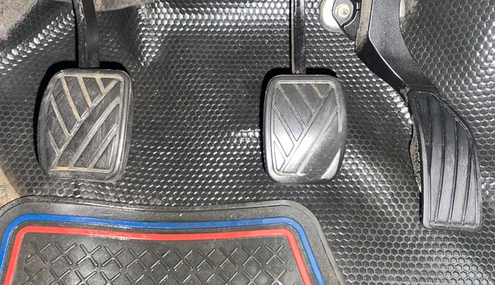 2015 Maruti Swift VDI, Diesel, Manual, 1,49,705 km, Pedals