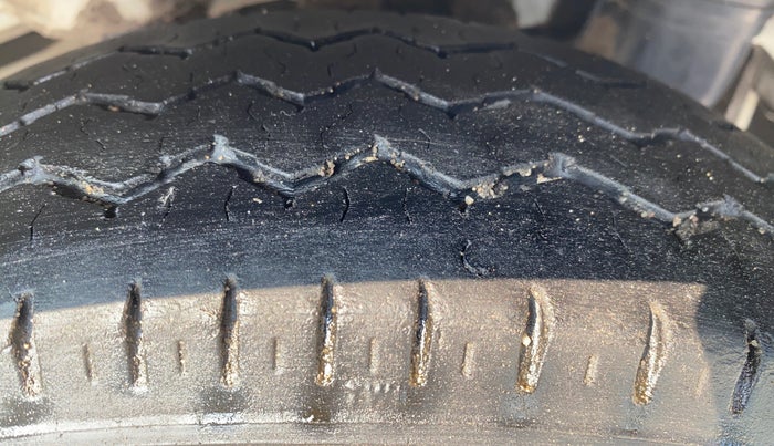 2014 Hyundai Eon ERA +, Petrol, Manual, 48,225 km, Left Rear Tyre Tread