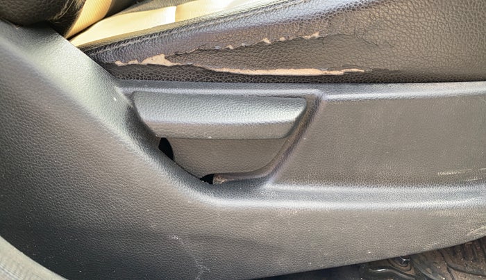 2014 Hyundai Eon ERA +, Petrol, Manual, 48,225 km, Driver Side Adjustment Panel