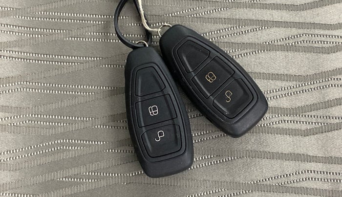 2016 Ford Ecosport TITANIUM 1.5L DIESEL, Diesel, Manual, 1,01,769 km, Key Close Up