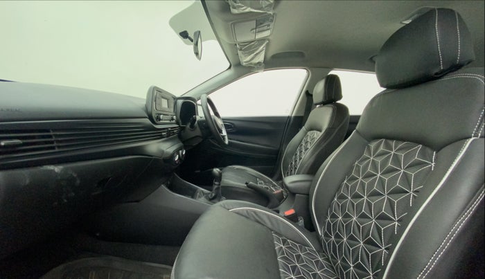 2021 Hyundai NEW I20 MAGNA 1.2 MT, Petrol, Manual, 15,745 km, Right Side Front Door Cabin