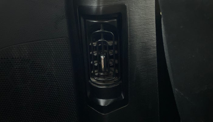 2019 Mahindra XUV500 W9, Diesel, Manual, 5 km, Rear AC Vents