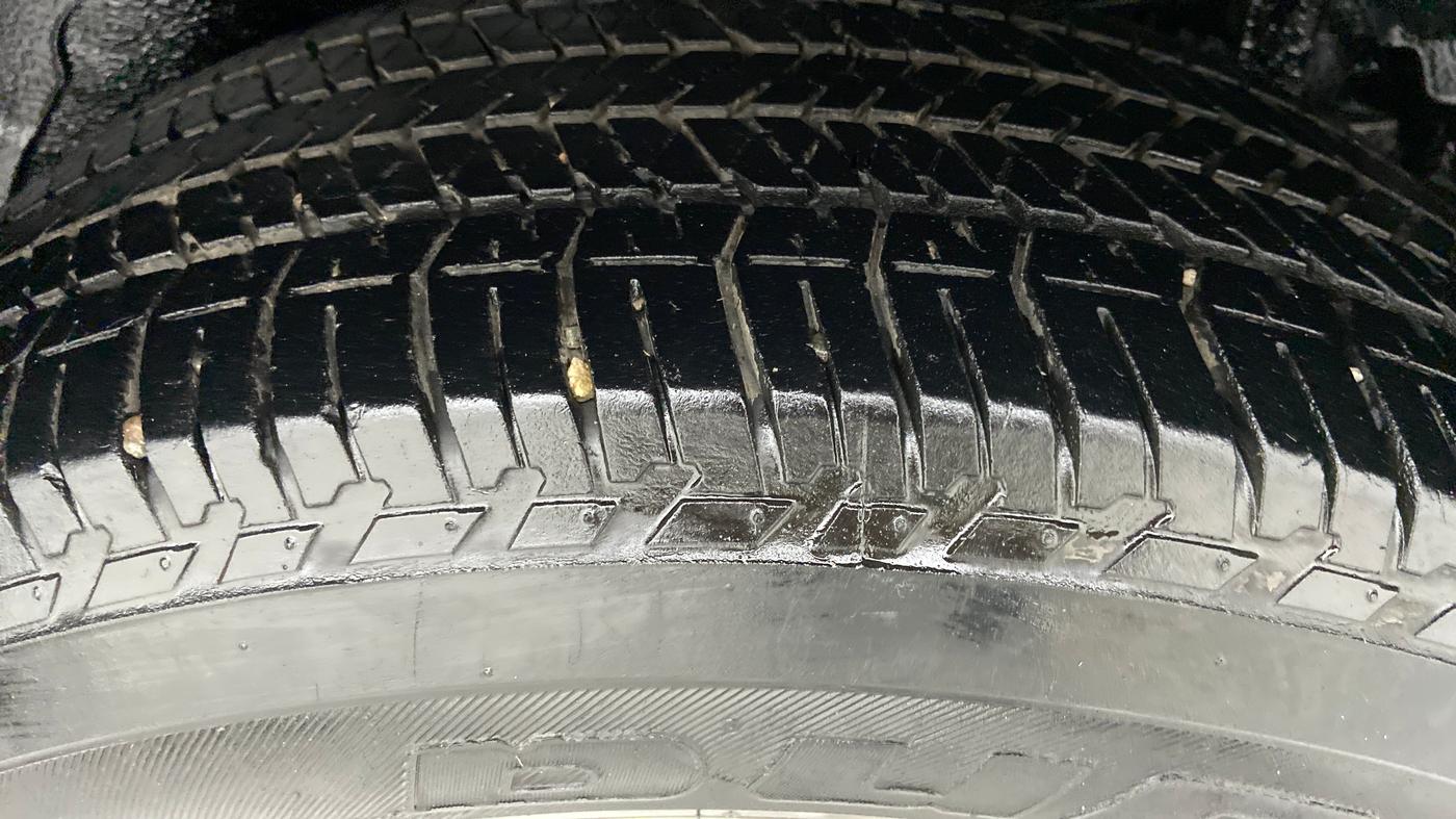 2019 Mahindra XUV500 W9, Diesel, Manual, 5 km, Left Rear Tyre Tread