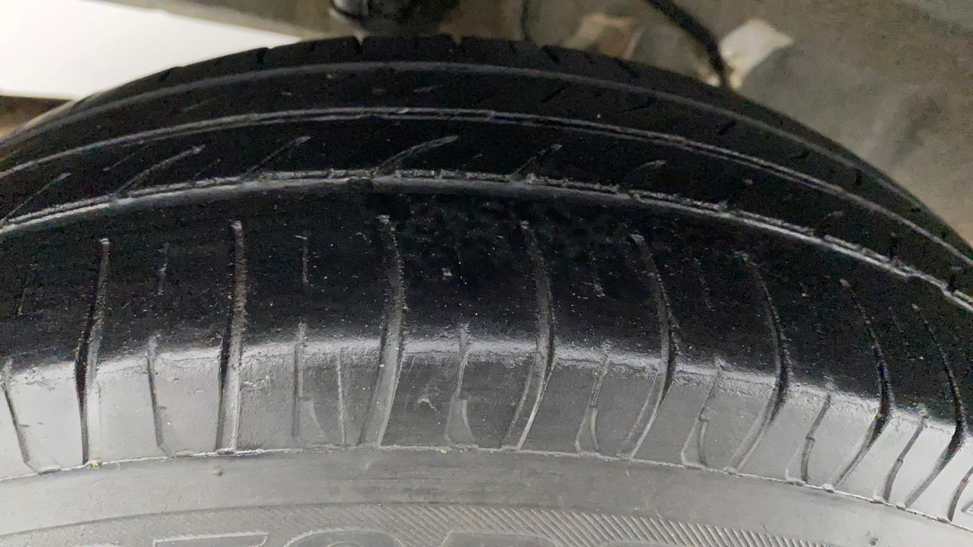 2015 Datsun Go T, Petrol, Manual, 87,708 km, Right Rear Tyre Tread