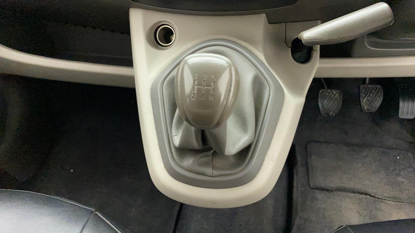 2015 Datsun Go T, Petrol, Manual, 87,708 km, Gear Lever