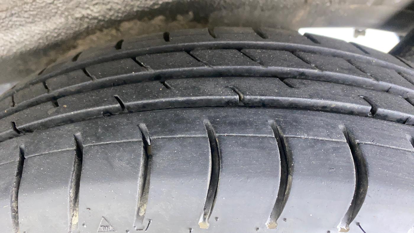 2018 Maruti Wagon R 1.0 LXI CNG, CNG, Manual, 84,140 km, Left Rear Tyre Tread
