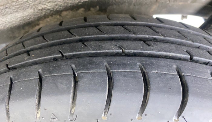 2018 Maruti Wagon R 1.0 LXI CNG, CNG, Manual, 84,140 km, Left Rear Tyre Tread