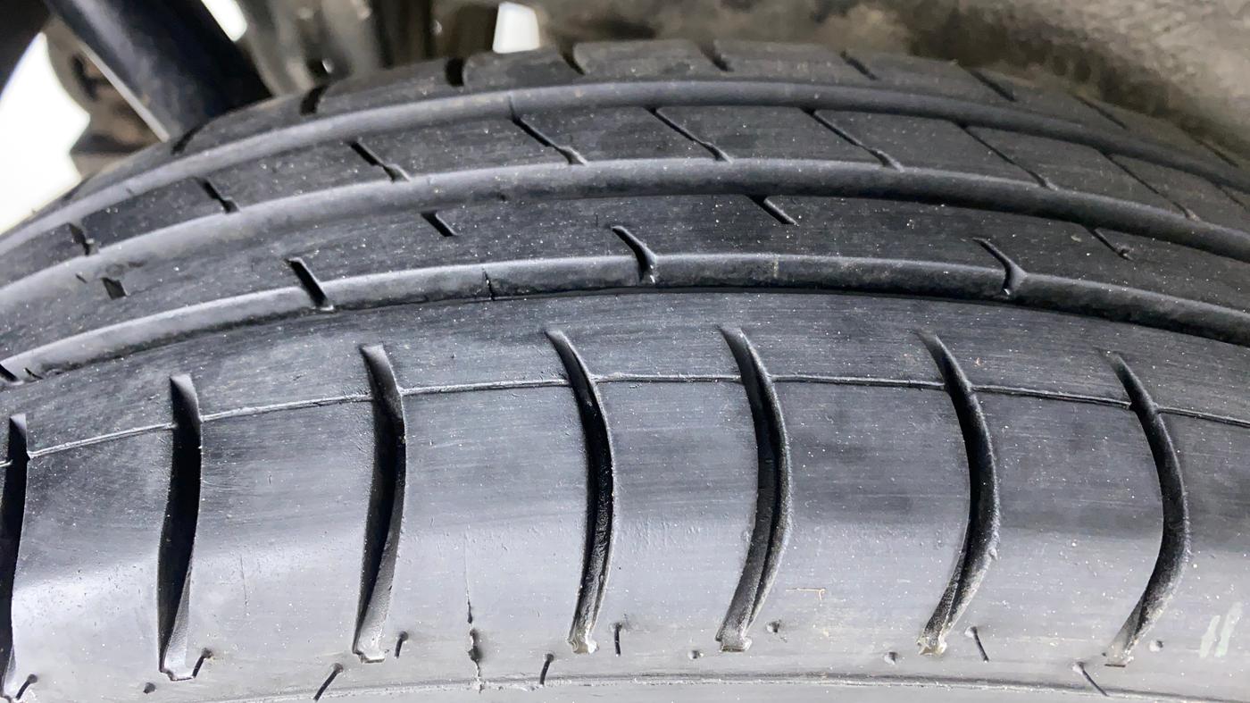 2018 Maruti Wagon R 1.0 LXI CNG, CNG, Manual, 84,140 km, Right Rear Tyre Tread
