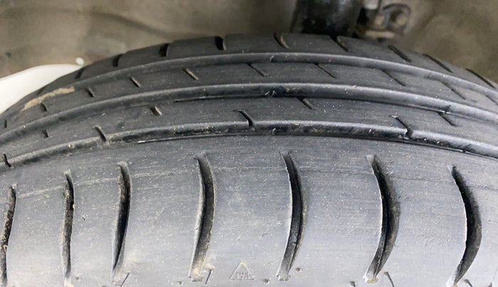 2018 Maruti Wagon R 1.0 LXI CNG, CNG, Manual, 84,140 km, Left Front Tyre Tread