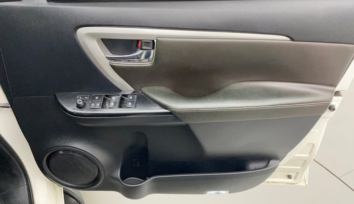 2017 Toyota Fortuner 2.8 4X2 AT, Diesel, Automatic, 1,04,607 km, Driver Side Door Panels Control
