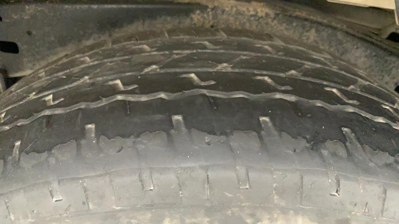 2017 Toyota Fortuner 2.8 4X2 AT, Diesel, Automatic, 1,04,607 km, Left Rear Tyre Tread