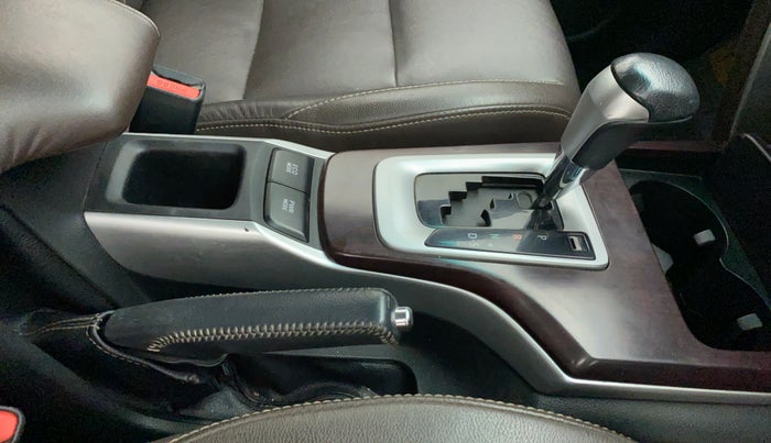 2017 Toyota Fortuner 2.8 4X2 AT, Diesel, Automatic, 1,04,607 km, Gear Lever