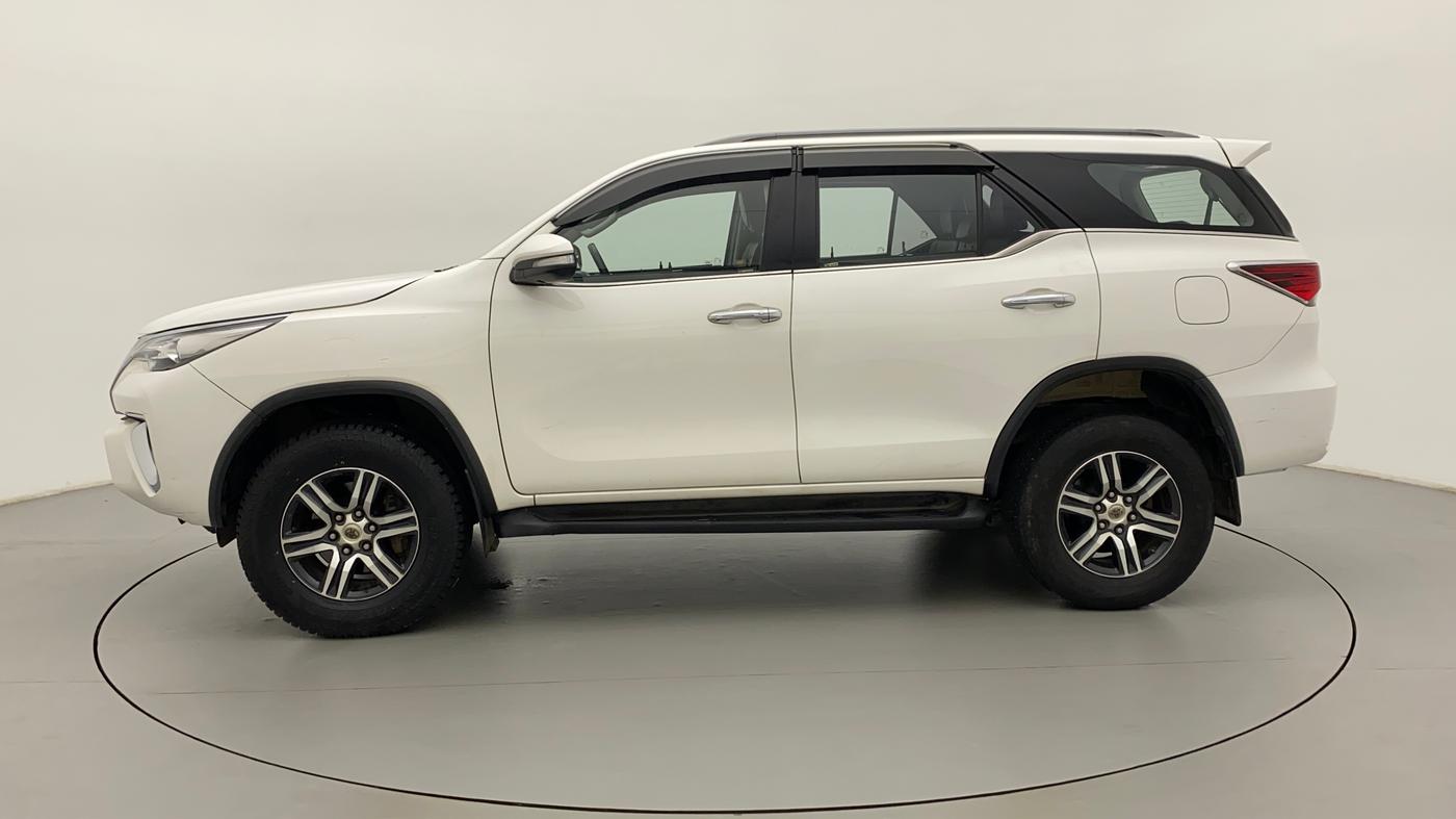 2017 Toyota Fortuner 2.8 4X2 AT, Diesel, Automatic, 1,04,607 km, Left Side