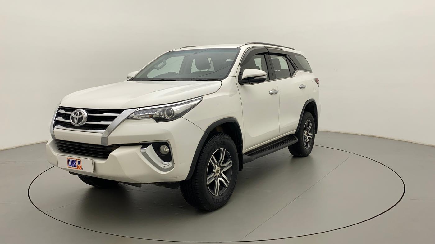 2017 Toyota Fortuner 2.8 4X2 AT, Diesel, Automatic, 1,04,607 km, Left Front Diagonal