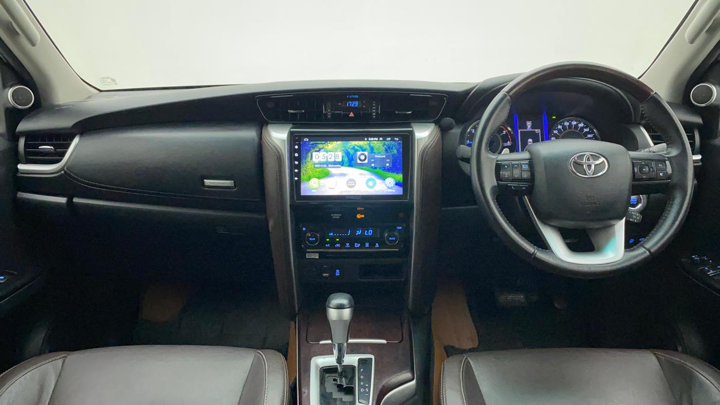 2017 Toyota Fortuner 2.8 4X2 AT, Diesel, Automatic, 1,04,607 km, Dashboard