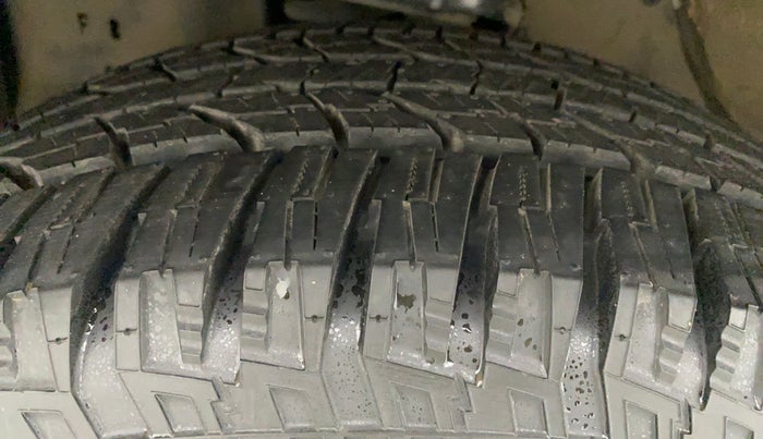 2017 Toyota Fortuner 2.8 4X2 AT, Diesel, Automatic, 1,04,607 km, Left Front Tyre Tread