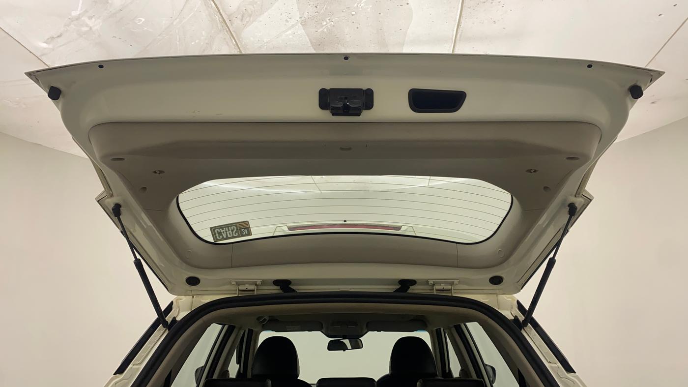 2019 Mahindra XUV300 W8 1.5 DIESEL, Diesel, Manual, 80,839 km, Boot Door Open