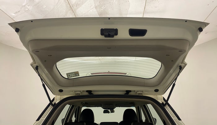 2019 Mahindra XUV300 W8 1.5 DIESEL, Diesel, Manual, 80,839 km, Boot Door Open