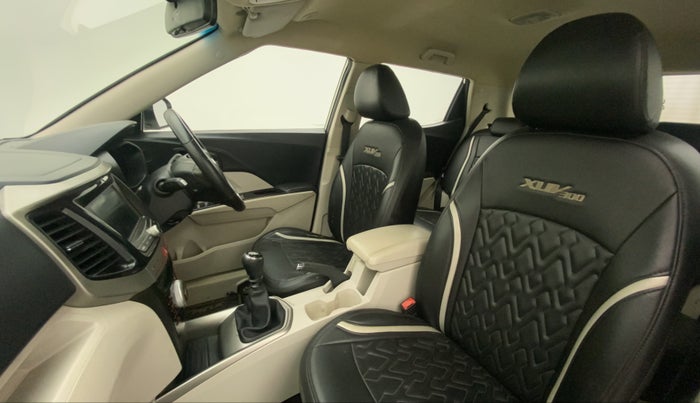 2019 Mahindra XUV300 W8 1.5 DIESEL, Diesel, Manual, 80,839 km, Right Side Front Door Cabin