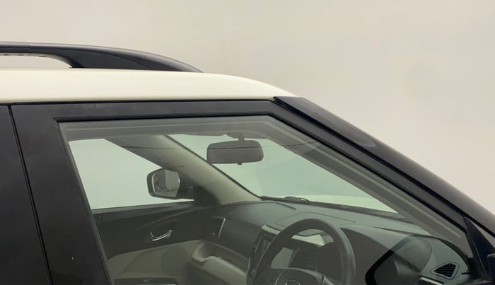 2019 Mahindra XUV300 W8 1.5 DIESEL, Diesel, Manual, 80,839 km, Driver-side door - Door visor damaged