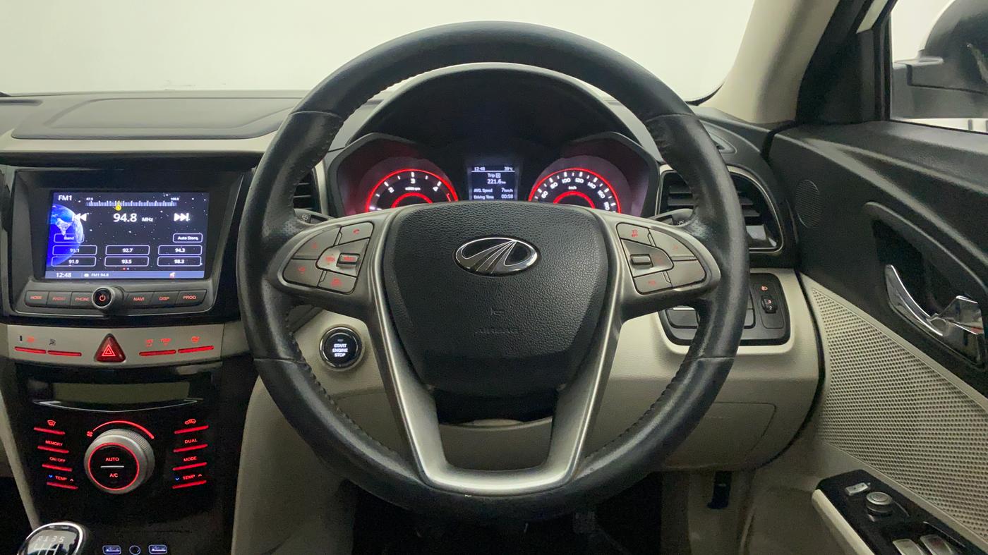 2019 Mahindra XUV300 W8 1.5 DIESEL, Diesel, Manual, 80,839 km, Steering Wheel Close Up