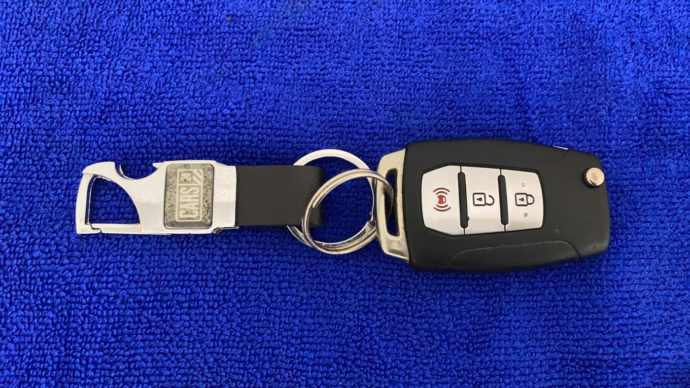 2019 Mahindra XUV300 W8 1.5 DIESEL, Diesel, Manual, 80,839 km, Key Close Up