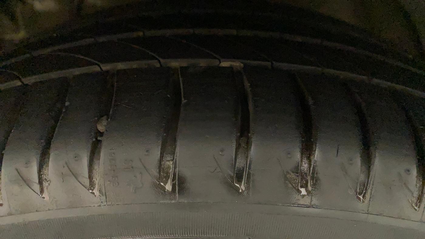 2019 Mahindra XUV300 W8 1.5 DIESEL, Diesel, Manual, 80,839 km, Left Front Tyre Tread