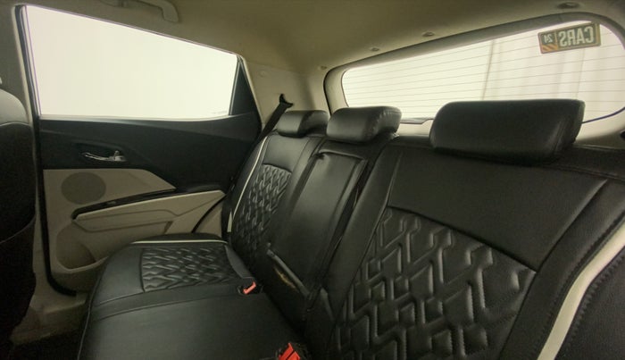 2019 Mahindra XUV300 W8 1.5 DIESEL, Diesel, Manual, 80,839 km, Right Side Rear Door Cabin
