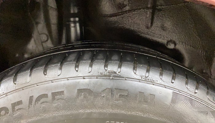 2014 Honda City 1.5L I-VTEC VX CVT, Petrol, Automatic, 1,39,423 km, Right Rear Tyre Tread