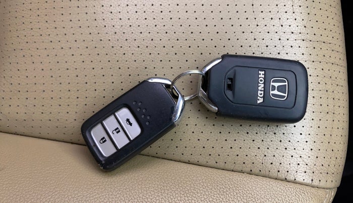 2014 Honda City 1.5L I-VTEC VX CVT, Petrol, Automatic, 1,39,423 km, Key Close Up
