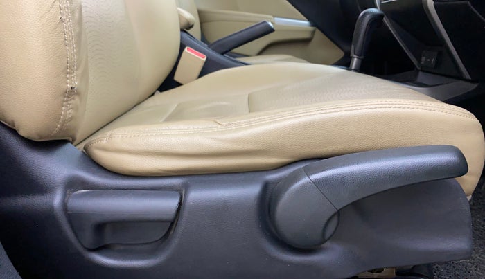 2014 Honda City 1.5L I-VTEC VX CVT, Petrol, Automatic, 1,39,423 km, Driver Side Adjustment Panel