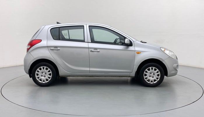 2010 Hyundai i20 MAGNA (O) 1.2, Petrol, Manual, 1,05,007 km, Right Side View