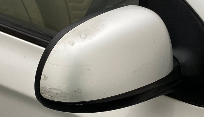 2010 Hyundai i20 MAGNA (O) 1.2, Petrol, Manual, 1,05,007 km, Right rear-view mirror - Minor scratches
