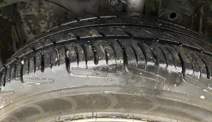 2019 Honda Amaze 1.2L I-VTEC E, CNG, Manual, 1,10,203 km, Left Front Tyre Tread