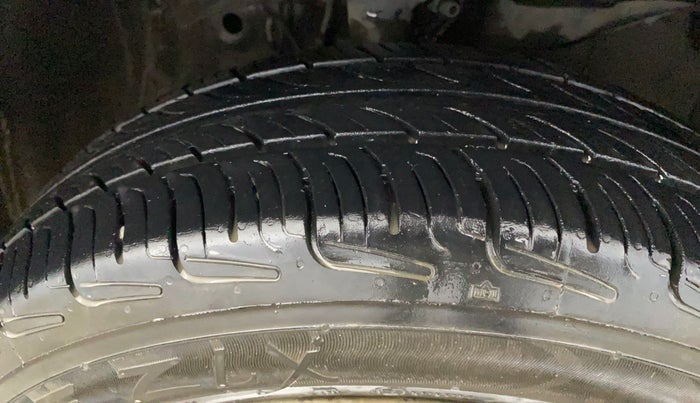 2019 Honda Amaze 1.2L I-VTEC E, CNG, Manual, 1,10,203 km, Right Front Tyre Tread