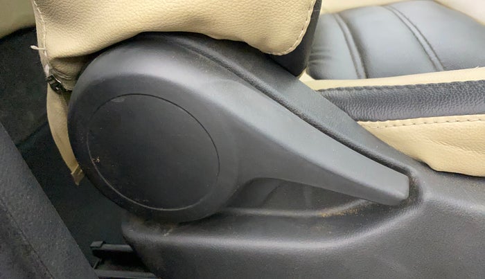 2019 Honda Amaze 1.2L I-VTEC E, CNG, Manual, 1,10,203 km, Driver Side Adjustment Panel