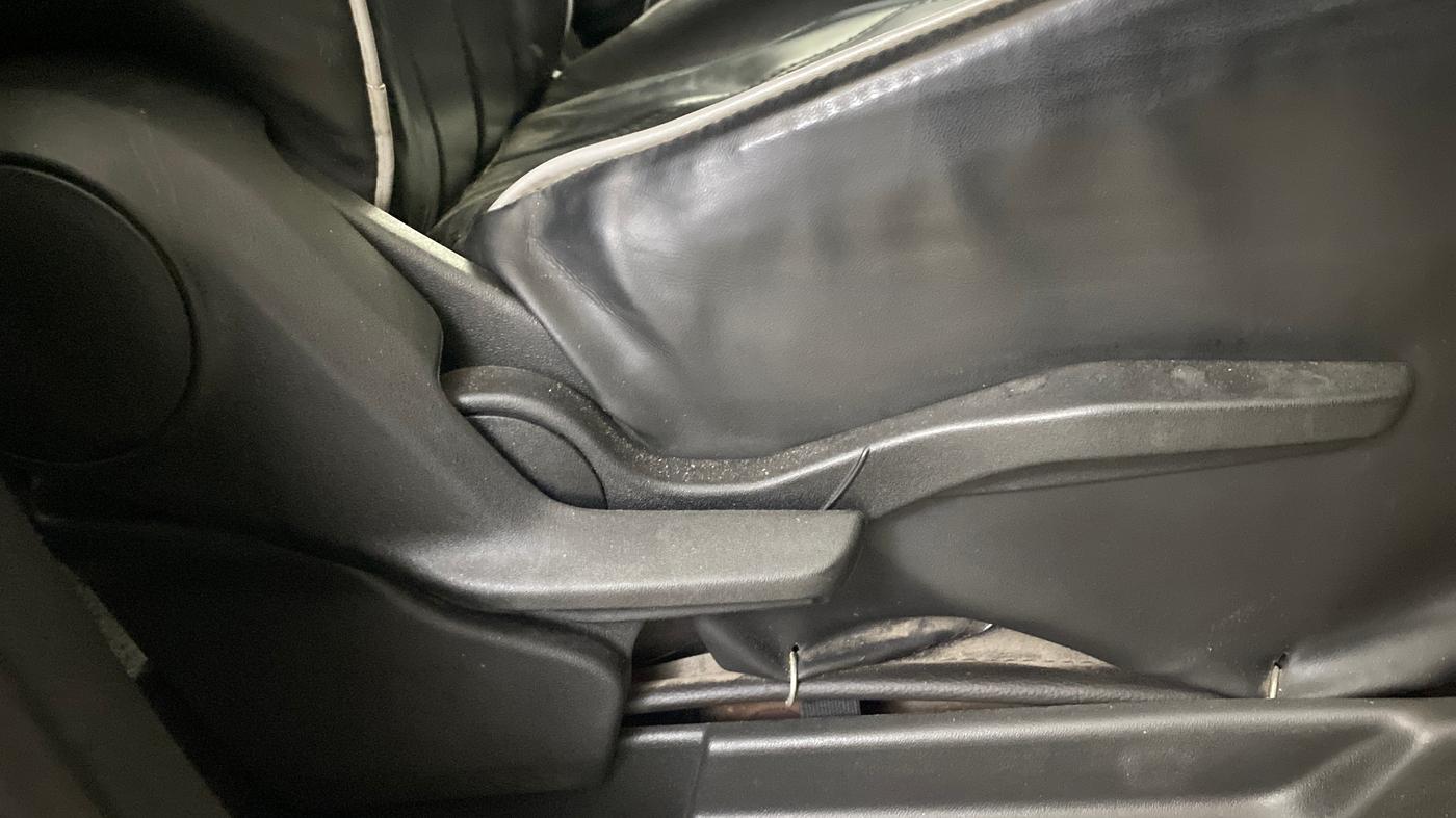2023 Maruti XL6 ZETA AT, Petrol, Automatic, 81,155 km, Driver Side Adjustment Panel
