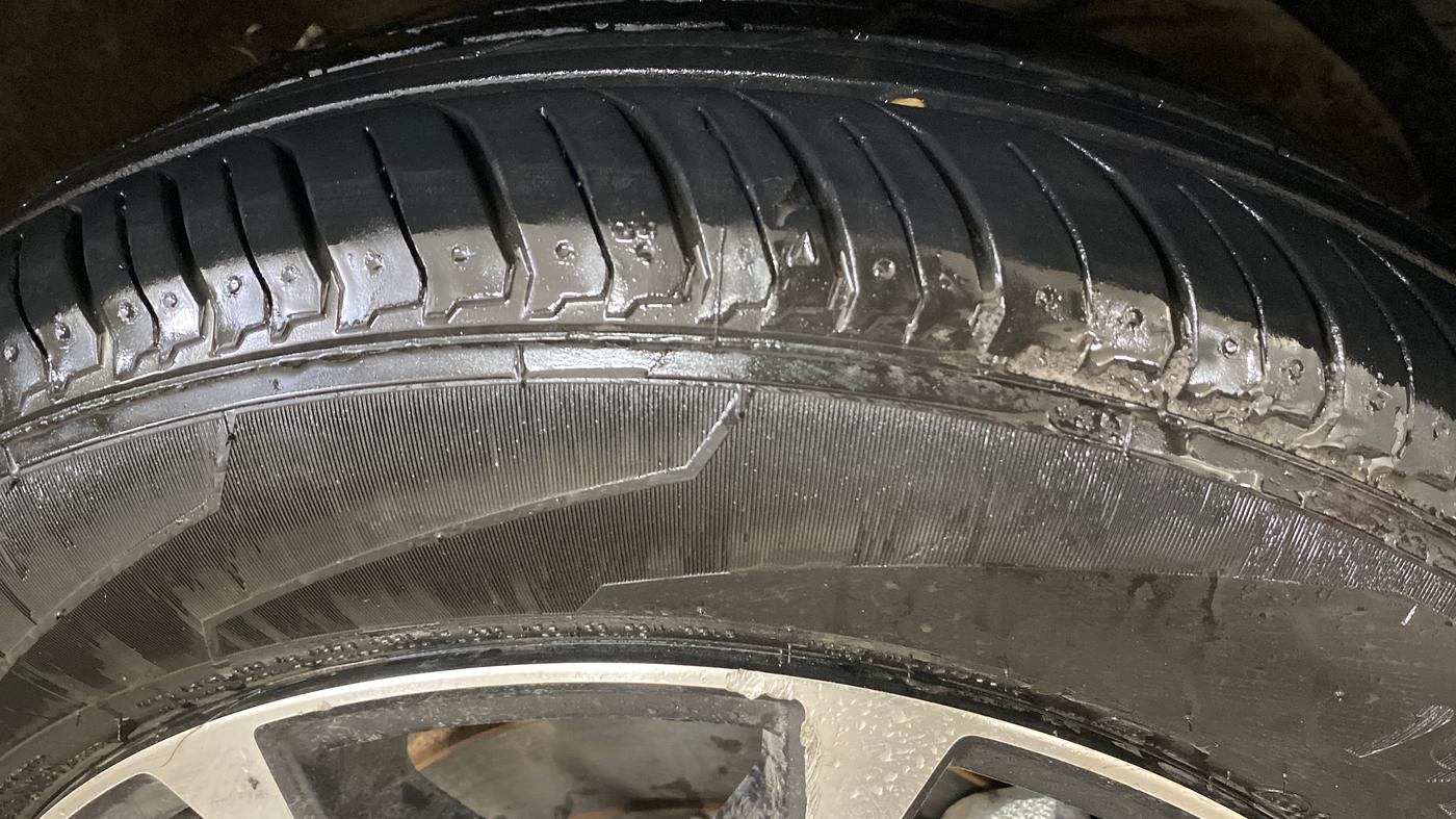 2023 Maruti XL6 ZETA AT, Petrol, Automatic, 81,155 km, Right Front Tyre Tread