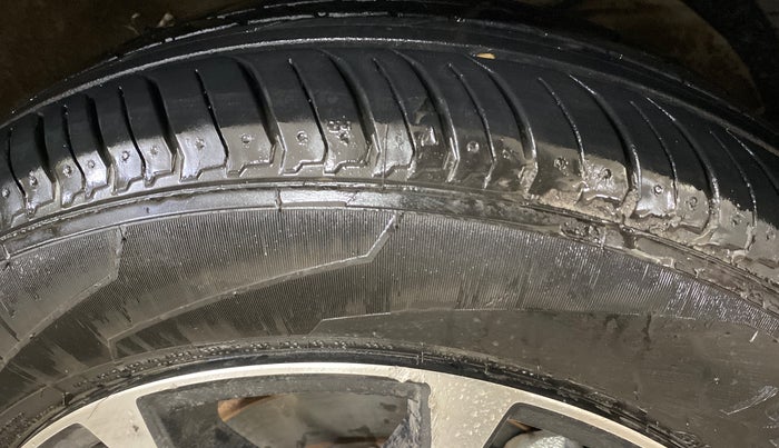 2023 Maruti XL6 ZETA AT, Petrol, Automatic, 81,105 km, Right Front Tyre Tread