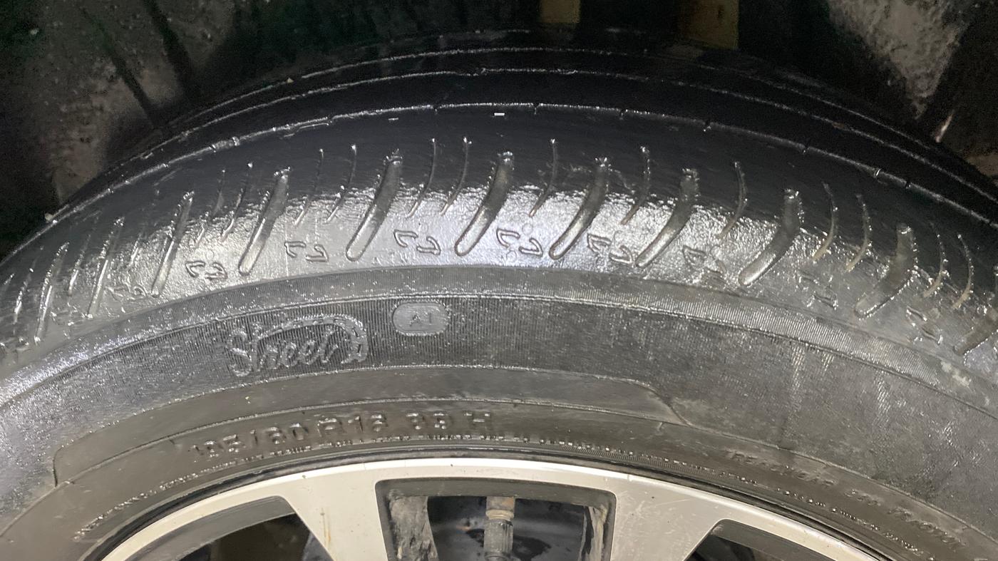 2023 Maruti XL6 ZETA AT, Petrol, Automatic, 81,155 km, Left Rear Tyre Tread