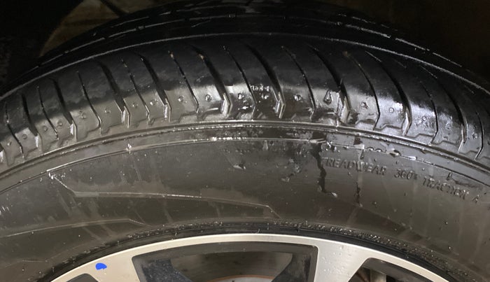 2023 Maruti XL6 ZETA AT, Petrol, Automatic, 81,105 km, Left Front Tyre Tread