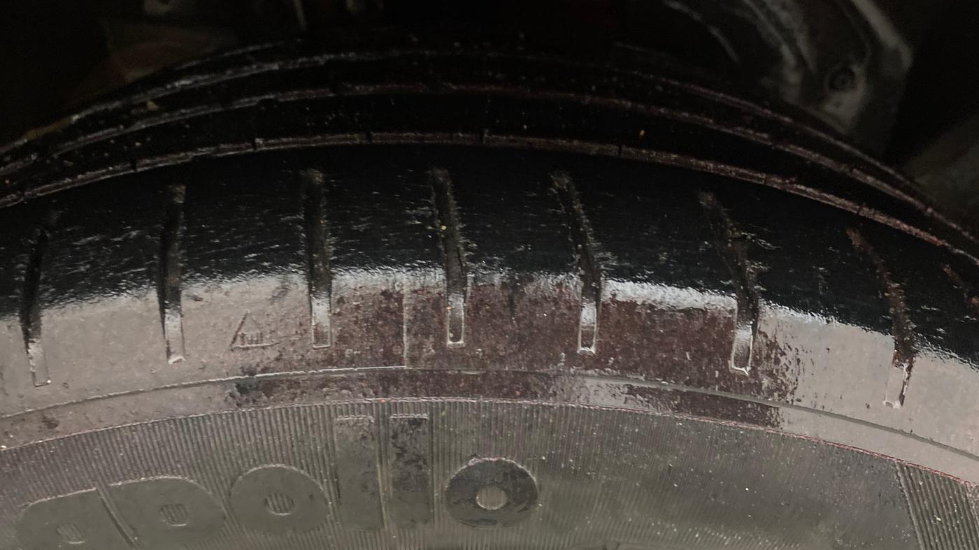 2020 Ford Figo Aspire TITANIUM 1.2 PETROL, Petrol, Manual, 59,961 km, Right Front Tyre Tread