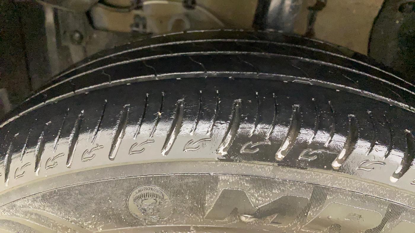 2018 Maruti Vitara Brezza VDI, Diesel, Manual, 1,10,839 km, Left Front Tyre Tread
