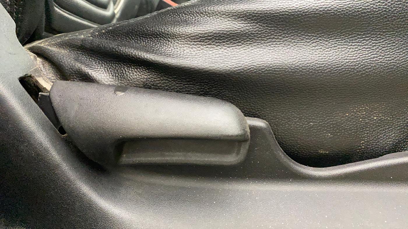 2018 Maruti Vitara Brezza VDI, Diesel, Manual, 1,10,839 km, Driver Side Adjustment Panel