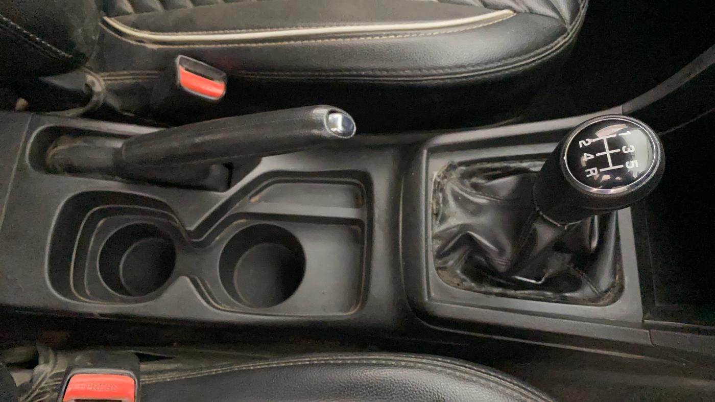 2018 Maruti Vitara Brezza VDI, Diesel, Manual, 1,10,839 km, Gear Lever