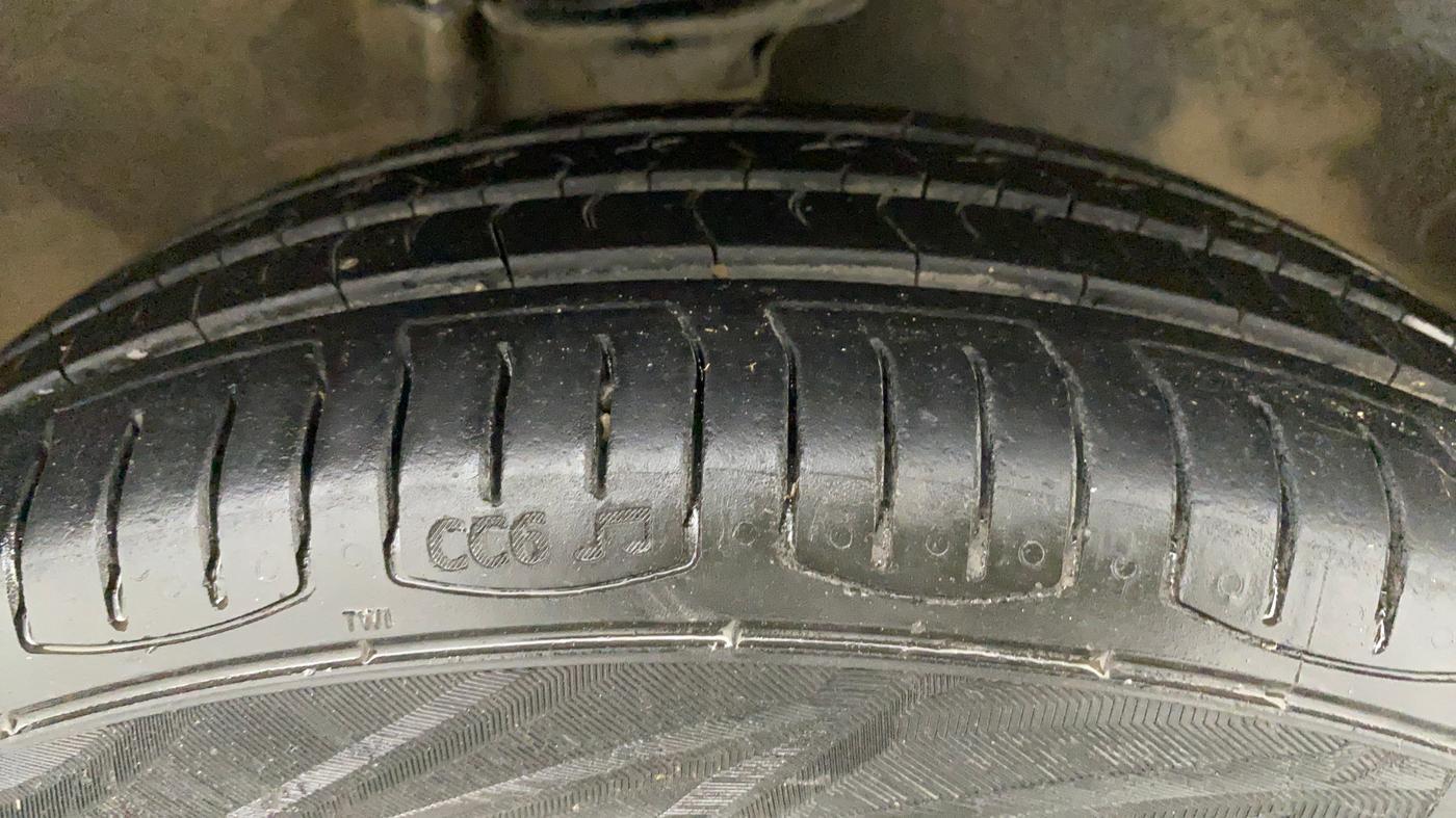 2015 Maruti Alto K10 VXI AMT, Petrol, Automatic, 41,701 km, Right Front Tyre Tread