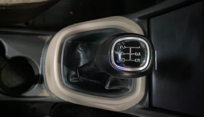 2014 Hyundai Xcent S (O) 1.2, Petrol, Manual, 72,971 km, Gear Lever